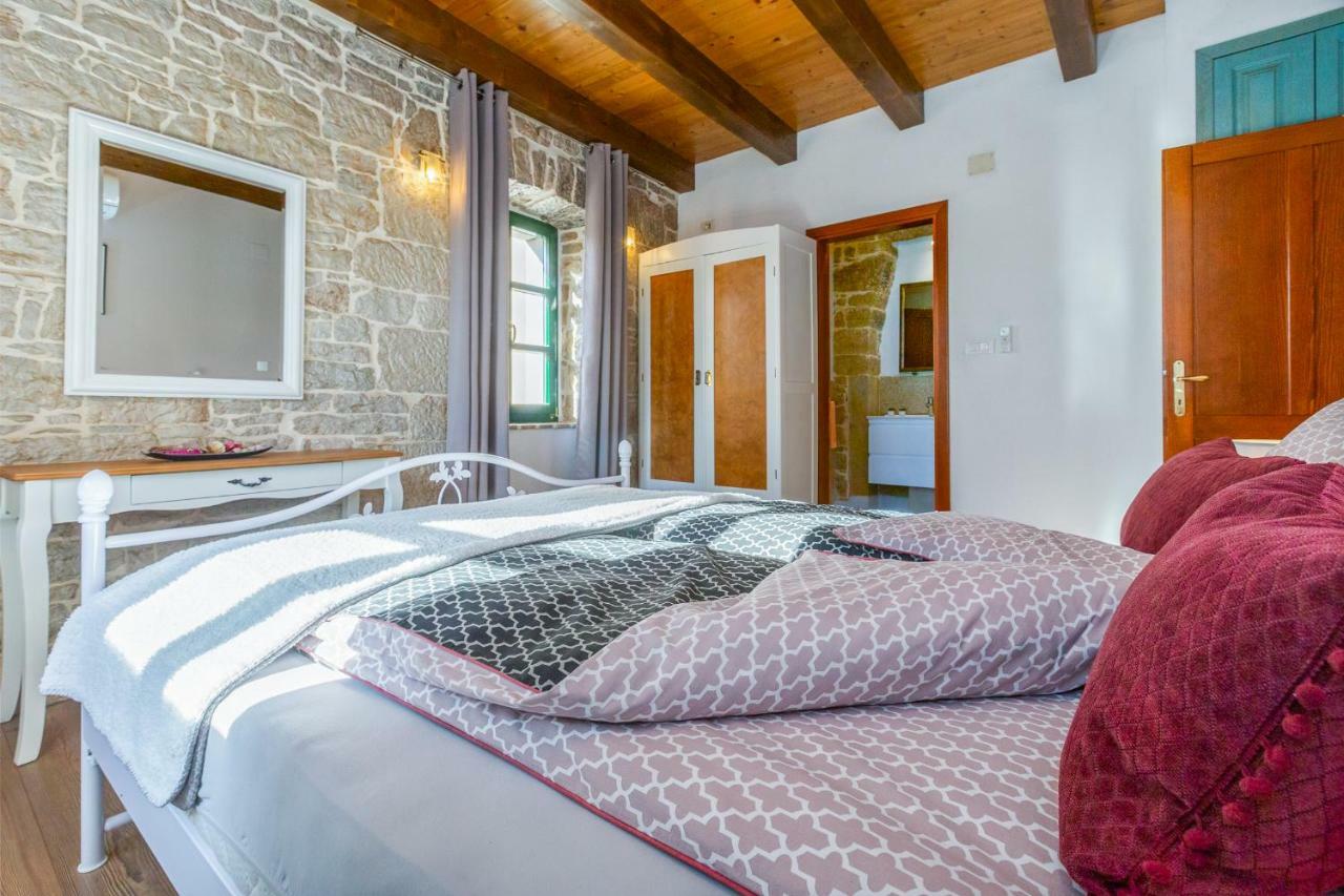 Ferienwohnung Dvor strica Grge Kaštelir Exterior foto